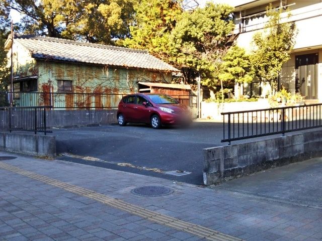瀧本邸:栄町駐車場
